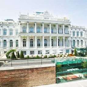 Team-building venue Palais Coburg in Vienna